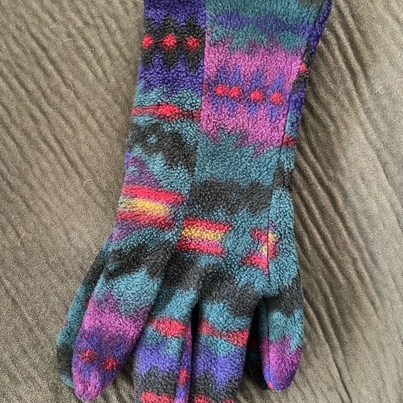 Colorful Patterned Gloves - Picture 8 of 8